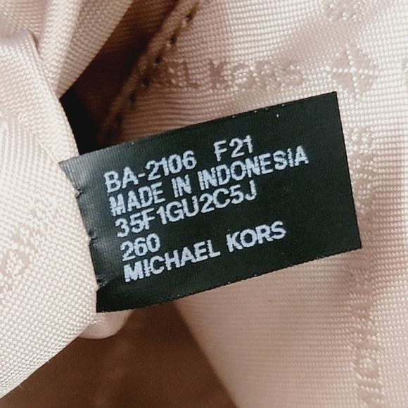 Michael Kors Suri Bucket Logo SM Crossbody - Picture 6 of 8